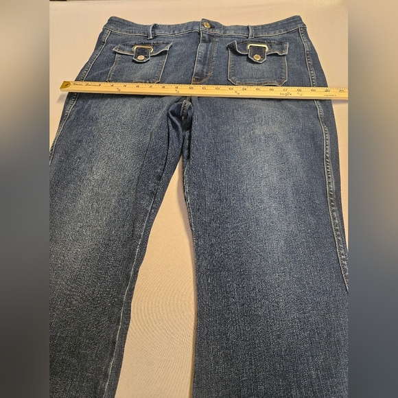 White House Black Market ,Size 16L The Boot Crop Women's Blue Jeans. - Picture 4 of 11